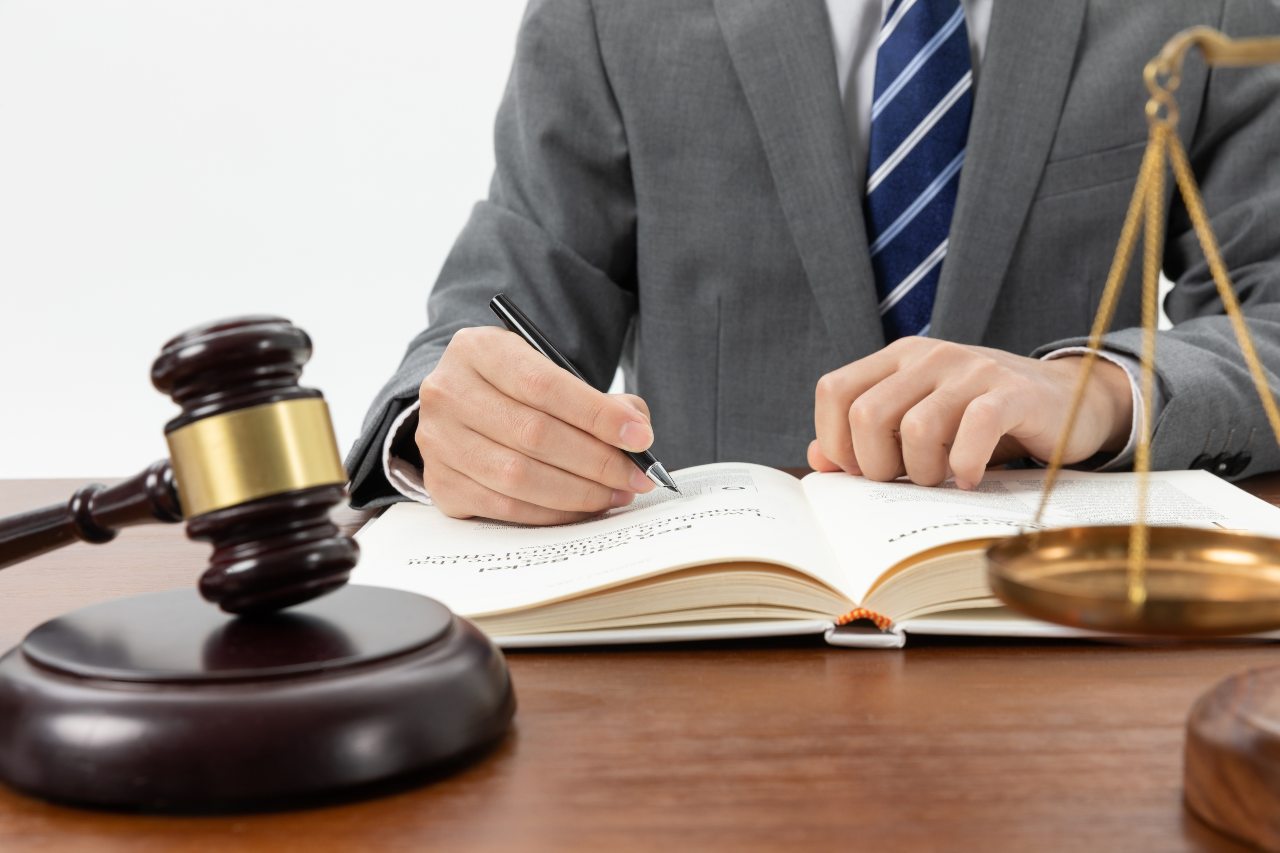 Diferencia entre Sentencia, Auto y Providencias: Entendiendo los Conceptos Legales